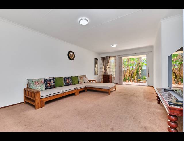2 BEDROOM SIMPLEX FOR SALE IN PRESIDENT RIDGE